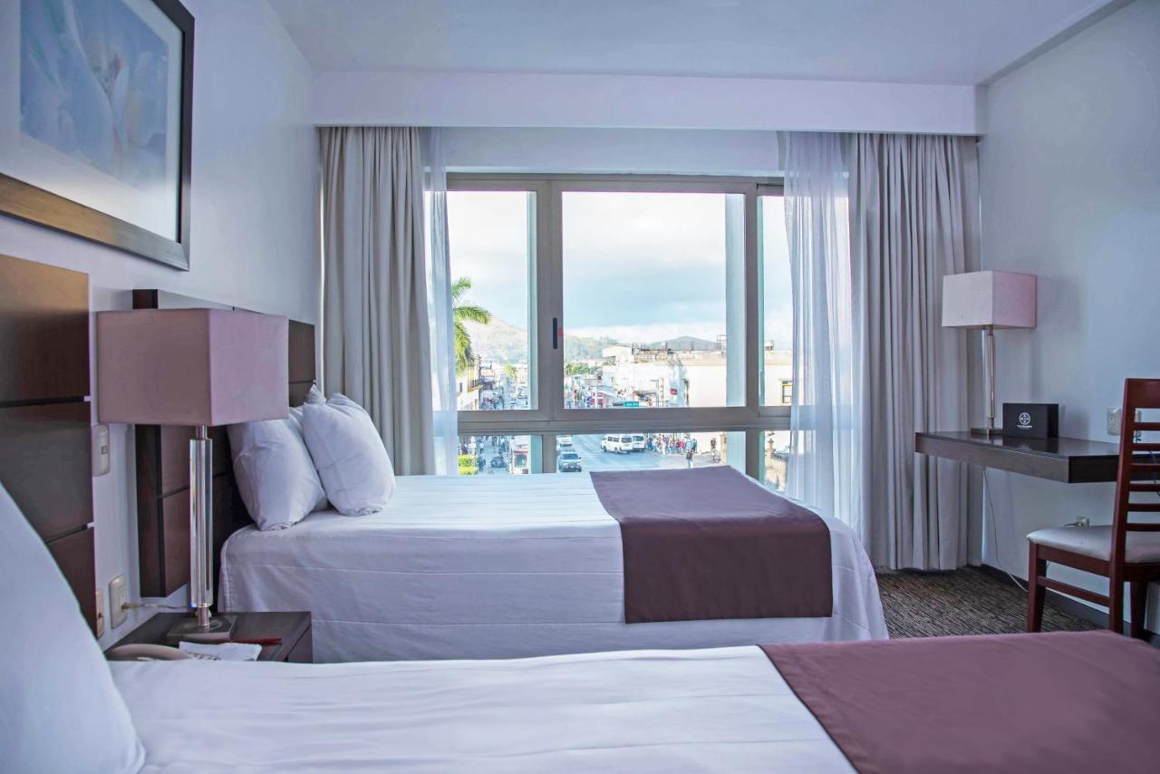 טפיק Hotel Fray Junipero Serra מראה חיצוני תמונה