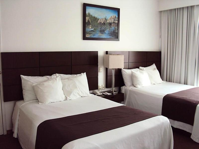 טפיק Hotel Fray Junipero Serra מראה חיצוני תמונה